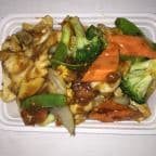 Best Chicken in Garlic Sauce in Naugatuck, CT