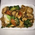 Best Chicken w. Mixed Vegetable in Naugatuck, CT