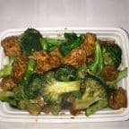 Best Crispy Tofu w. Broccoli in Naugatuck, CT