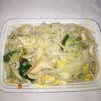 Best Chicken Pad Thai in Naugatuck, CT
