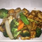 Best Crispy Tofu w. Mixed Veg in Naugatuck, CT